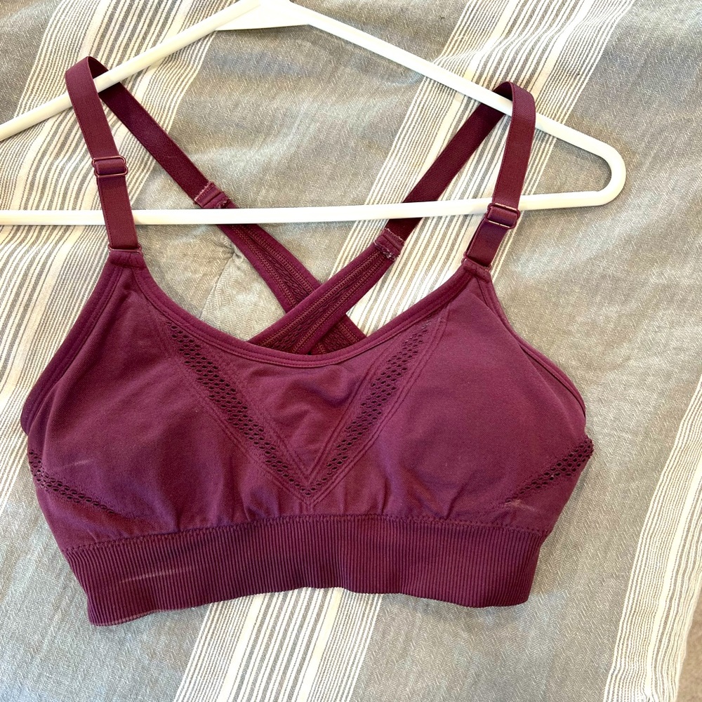 Cross back sports bra